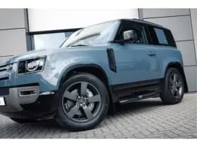 Land Rover Defender thumbnail 2