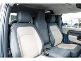 Land Rover Defender thumbnail 11