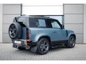 Land Rover Defender thumbnail 16
