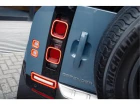 Land Rover Defender thumbnail 18