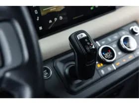 Land Rover Defender thumbnail 32