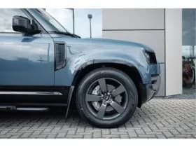 Land Rover Defender thumbnail 6