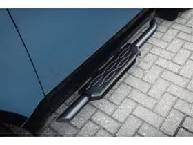 Land Rover Defender thumbnail 10