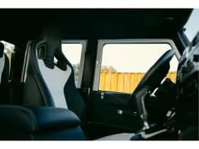 Land Rover Defender thumbnail 14