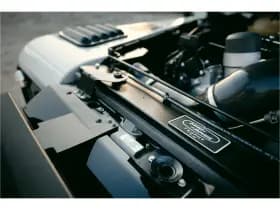 Land Rover Defender thumbnail 15