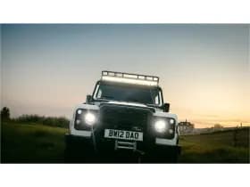 Land Rover Defender thumbnail 16