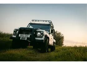 Land Rover Defender thumbnail 17