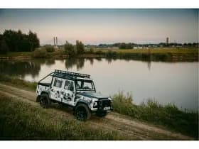 Land Rover Defender thumbnail 19