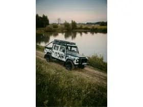 Land Rover Defender thumbnail 21