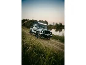 Land Rover Defender thumbnail 22