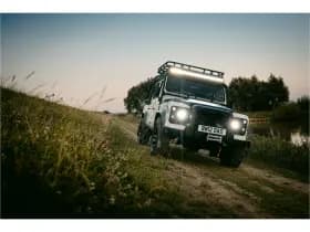 Land Rover Defender thumbnail 23