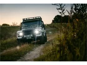 Land Rover Defender thumbnail 27
