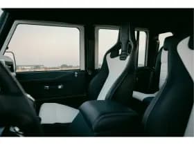 Land Rover Defender thumbnail 51