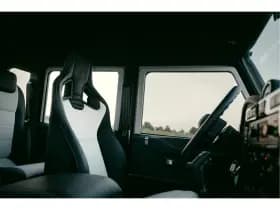 Land Rover Defender thumbnail 52