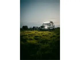 Land Rover Defender thumbnail 60