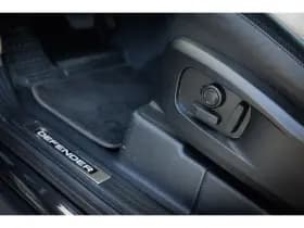 Land Rover Defender thumbnail 18