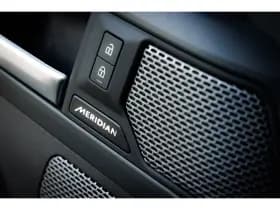 Land Rover Defender thumbnail 23