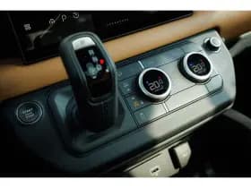 Land Rover Defender thumbnail 25