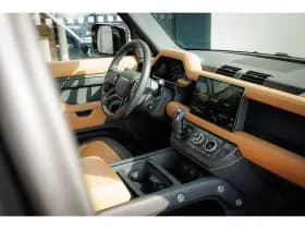 Land Rover Defender thumbnail 8