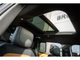 Land Rover Defender thumbnail 10