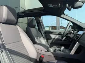 Land Rover Discovery Sport thumbnail 12