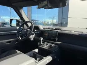 Land Rover Defender thumbnail 11