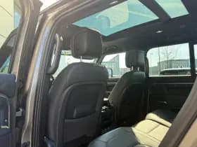 Land Rover Defender thumbnail 15