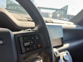 Land Rover Defender thumbnail 19