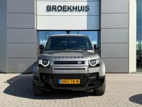 Land Rover Defender thumbnail 3