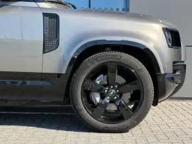 Land Rover Defender thumbnail 7