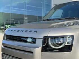 Land Rover Defender thumbnail 9