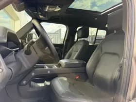 Land Rover Defender thumbnail 12