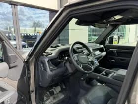 Land Rover Defender thumbnail 13