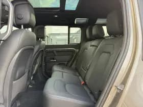 Land Rover Defender thumbnail 16