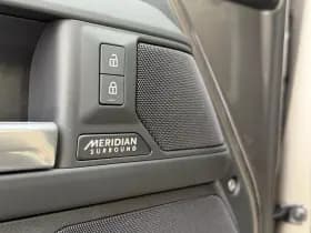 Land Rover Defender thumbnail 17
