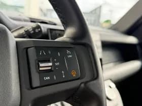 Land Rover Defender thumbnail 18