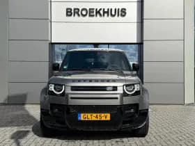 Land Rover Defender thumbnail 3