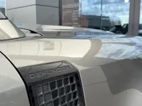 Land Rover Defender thumbnail 8