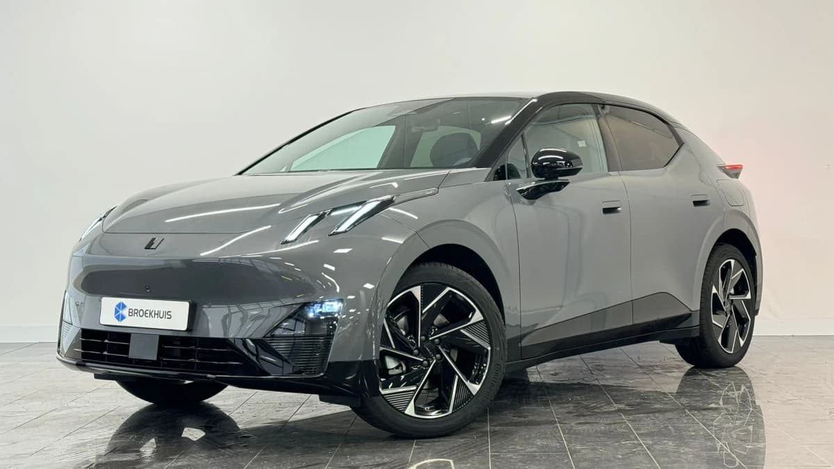 Lynk & Co 02 — foto 1