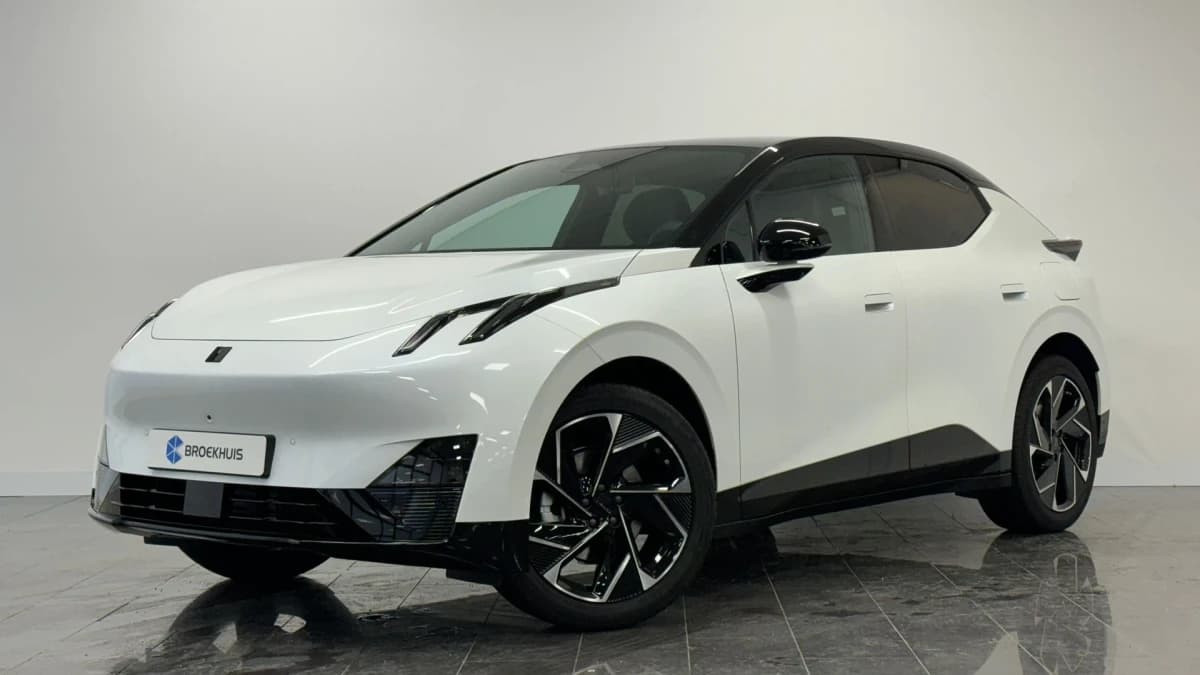 Lynk & Co 02 — foto 1