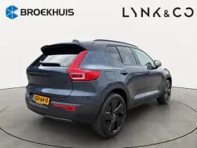 Volvo XC40 thumbnail 2