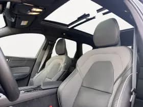 Volvo XC60 thumbnail 35