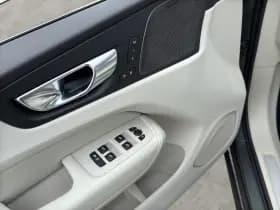 Volvo XC60 thumbnail 25