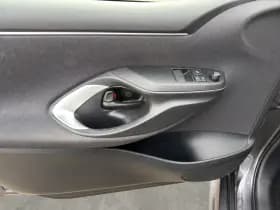 Toyota Yaris thumbnail 27