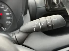 Toyota Yaris thumbnail 32
