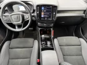 Volvo XC40 thumbnail 5