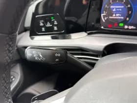 Volkswagen Golf thumbnail 22