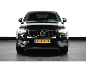 Volvo XC40 thumbnail 2