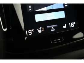 Volvo XC40 thumbnail 25