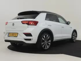 Volkswagen T-Roc thumbnail 2